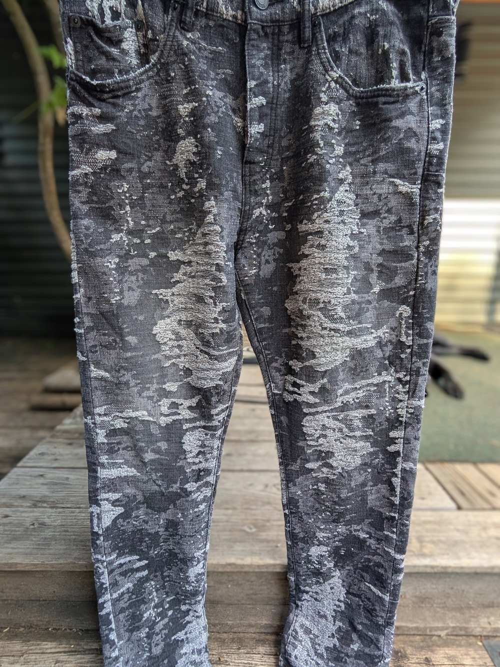 PURPLE BRAND P005 Distressed Jeans